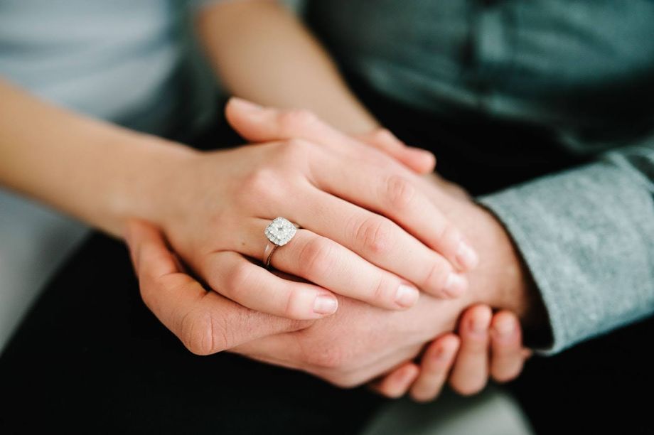 how to choose an engagement ring